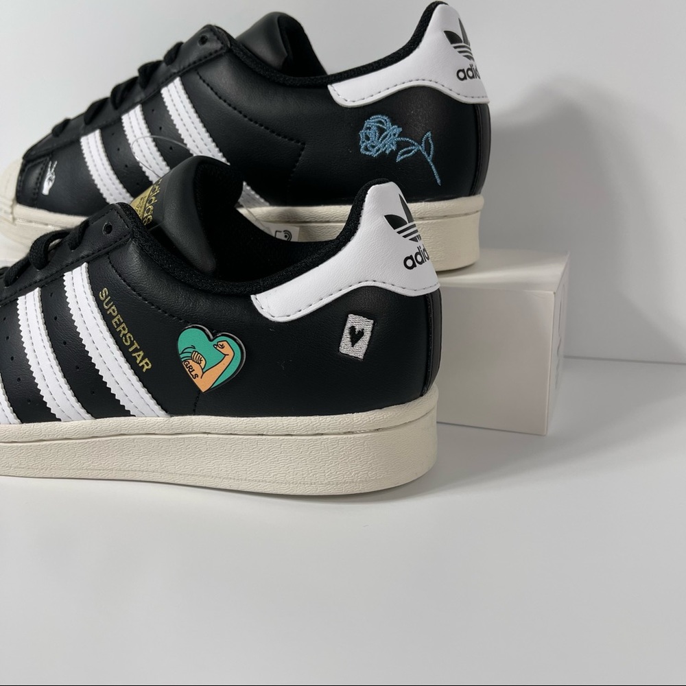 ADIDAS SUPERSTAR BIG KID EMPOWERING GRAPHICS BLACK WOMENS SHOES SIZE 6.5 WHITE N - Picture 9 of 10
